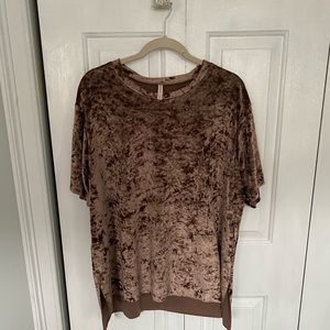 women’s extra large velvet T-shirts